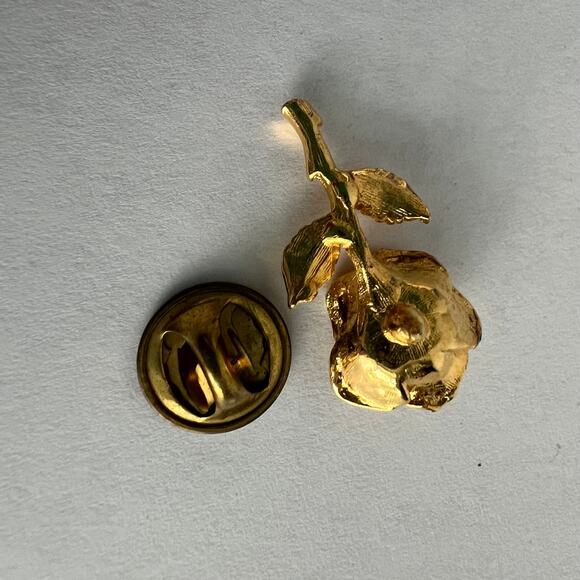 🍭6/$30 Small Gold Tone Rose Pin - Picture 5 of 6